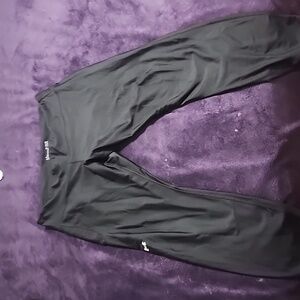 Black under armour compression leggings with pockets